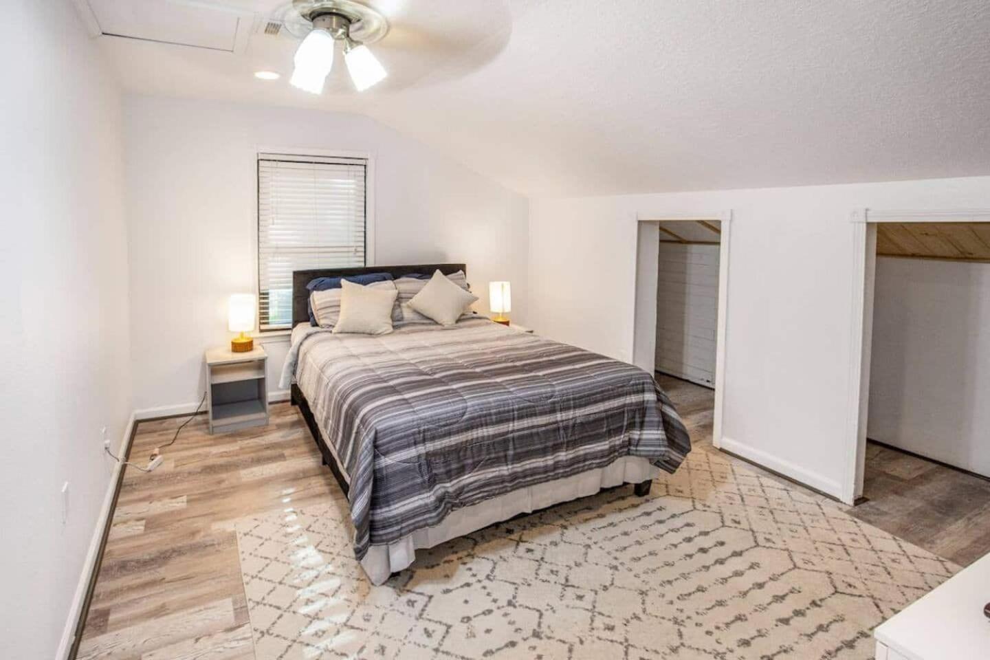 Sunmeadow Manor Retreat Villa Friendswood Buitenkant foto
