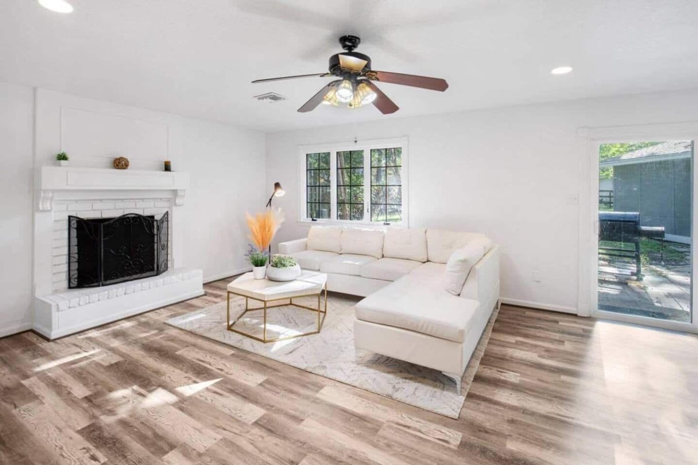 Sunmeadow Manor Retreat Villa Friendswood Buitenkant foto